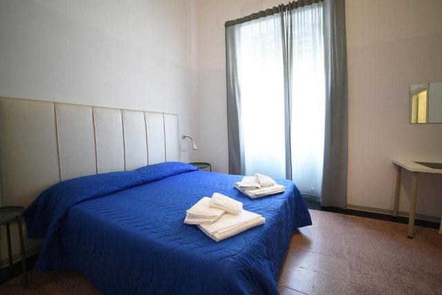 Letto matrimoniale della Camera 4
